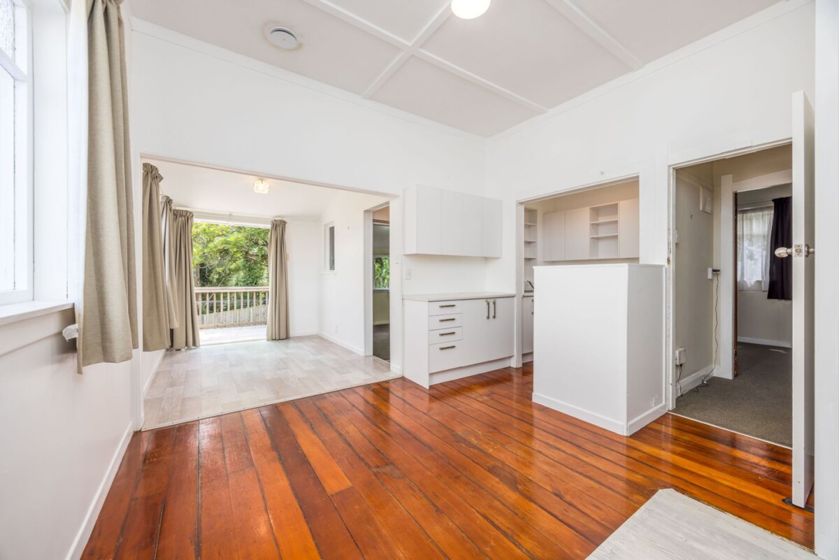 3 beds house on 766m2 section and on Two Titles, THAB Zoning, zoned for: Avondale Primary School, Avondale Intermediate, Avondale College, 12 Ahiriri Avenue, Avondale, Auckland
