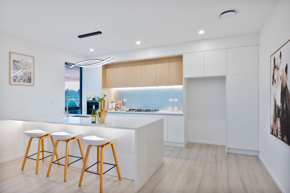 Owners relocating to Australia, 188m2 near new 4 beds 3.5 baths house on 960m2 section, minutes to Swanson Village, offering local shops, cafes, parks, Swanson School and the nearby golf course, 7 Kiokio Place, Swanson, Auckland