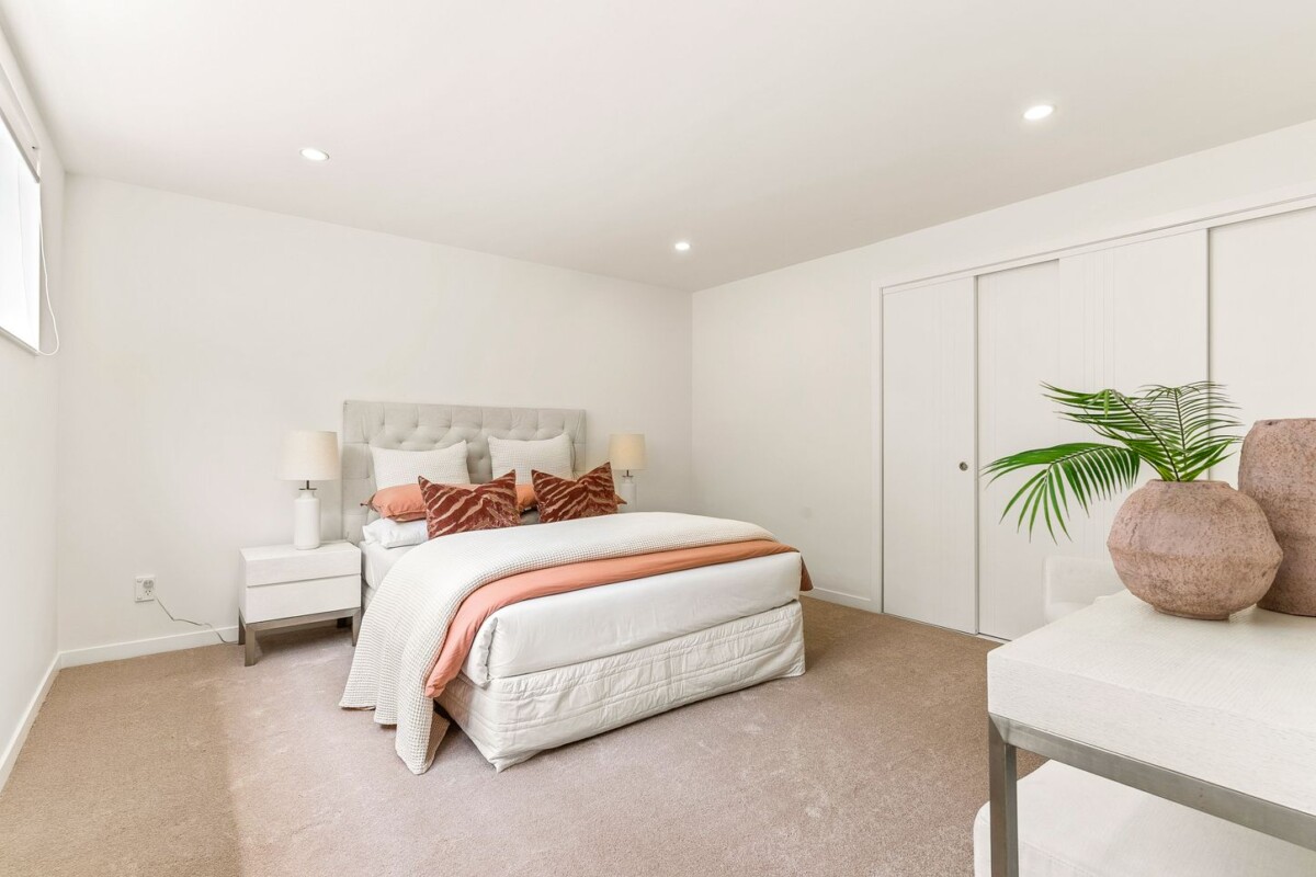 Renovated 4 beds 2 baths home, 182m2 floor area, close to schools, shops, golf club, 3/22 McFarland Street, Remuera, Auckland