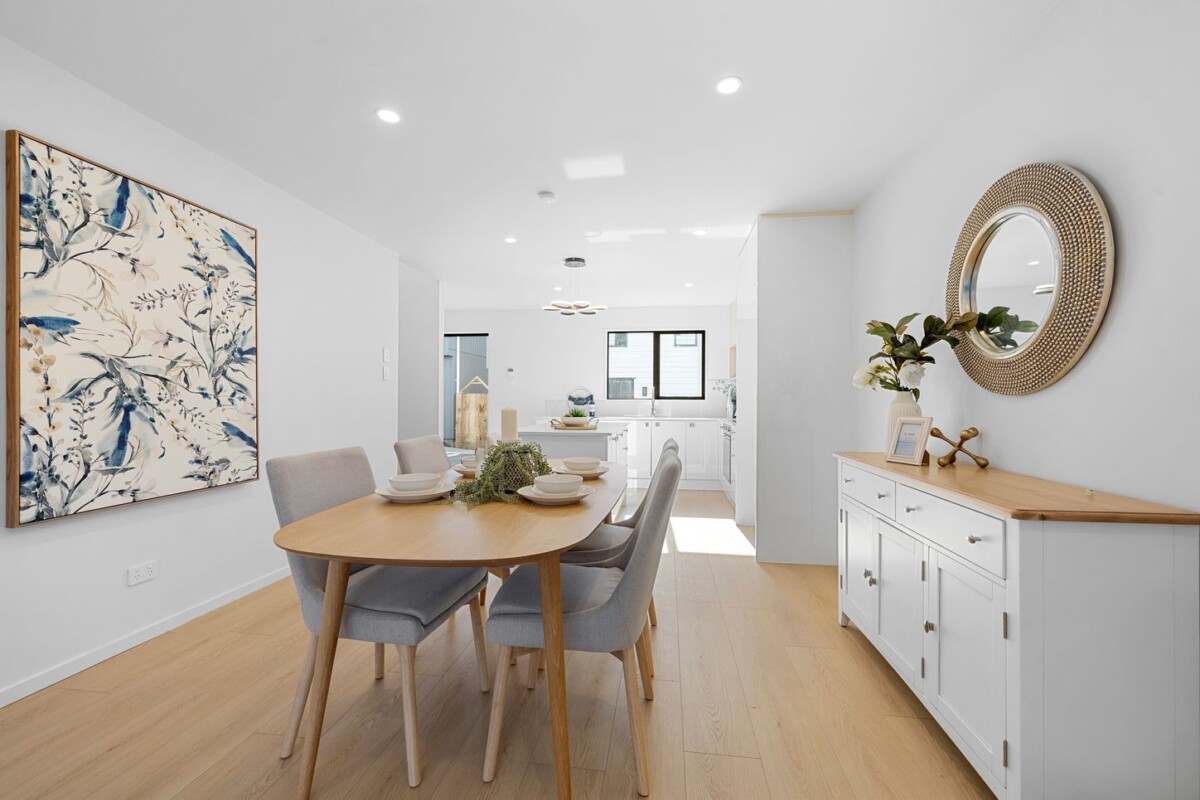 Mt Roskill Grammar school zone, 10-Year Master Builders Guarantee, 134m2 brandnew 3 beds 2.5 bath home, Private backyard with lawn and deck, close to schools, shops, park, with garage on 131m2 section, 1/728 Richardson Road, Hillsborough, Auckland