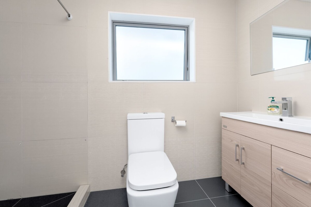 258m2 Brick5 beds 4.5 baths house on 537m2 section, Zoned for New Windsor School, Blockhouse Bay Intermediate and Lynfield College, close to LynnMall Shopping Centre, 5A Peter Mulgrew Street, New Windsor, Auckland