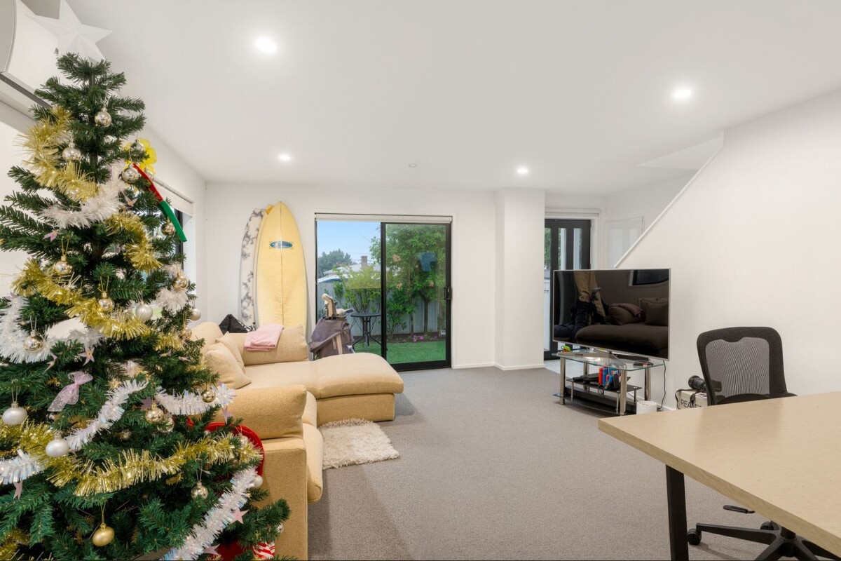 Built by Williams Corporation, 2 beds 1 bath home with a fenced yard on 112m2 section, 1/21 Karamu Street, Te Atatu Peninsula, Auckland
