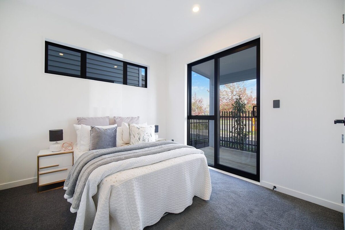 178m2 brandnew 5 beds 3.5 baths home on 199m2 section, with 2 ensuites and 2 car parks, 155 Bremner Road, Karaka, , Auckland