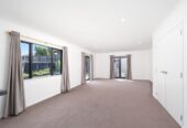 Home Country Calling, Freshly painted and ready to move in, 184m2 5 beds house on 431m2 section, close to schools, park, shopping centre, 16 Pyramid Place, Glen Eden, Auckland