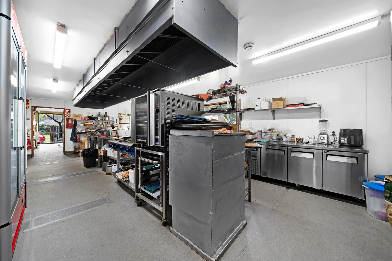 Cafe shop + Lifestyle 3 beds house – A Rare home & income Opportunity on 8,910m² land, Located directly on State Highway 1, 546 Tirau Road, Cambridge, Waipa District, Waikato