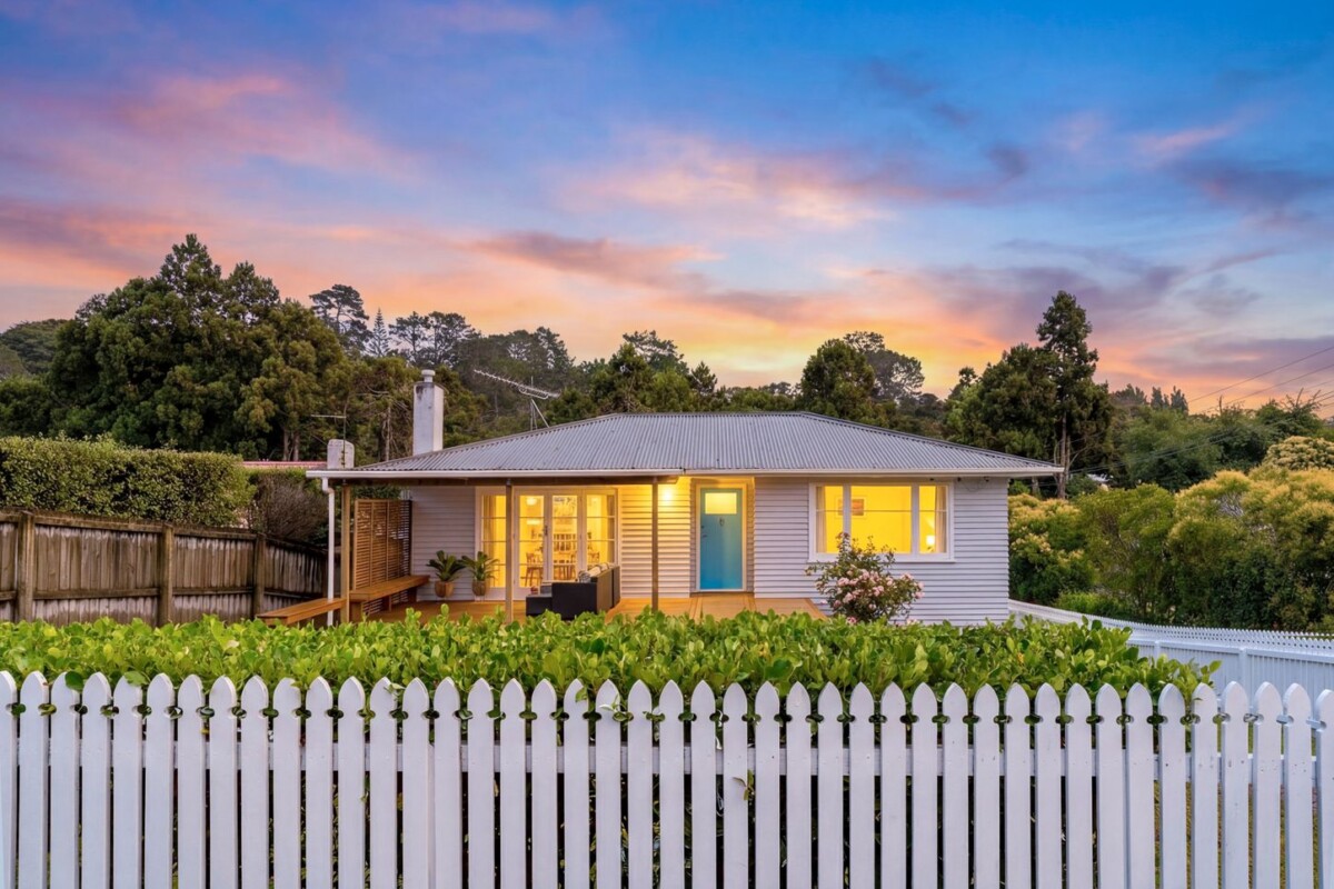 Must sell, Owners Moving Overseas, 142m2 renovated 4 beds 2 baths house on 465m2 section, a gas fireplace, full insulation, underfloor heating in the kitchen and main bathroom, moments from reserves, walkways, motorway access, and major shopping hubs, 52 Woodside Road, Massey, Auckland