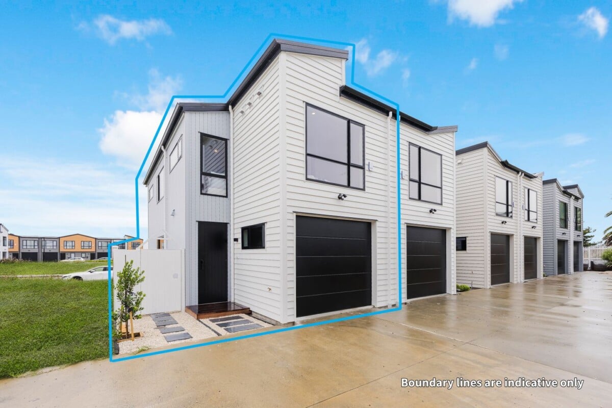 132m2 Beach Side 3 beds + a big study room or 4th room 2.5 baths home with garage on 121m2 section, close to schools, supermarket, motorway access, 35 Observation Green, Hobsonville, Auckland