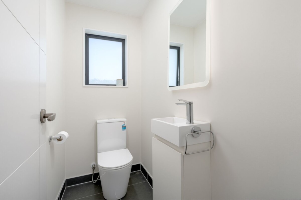 206m2 4 beds 3.5 baths house on 372m2 section, close to schools, shops, 22A Rathgar Road, Henderson, Auckland
