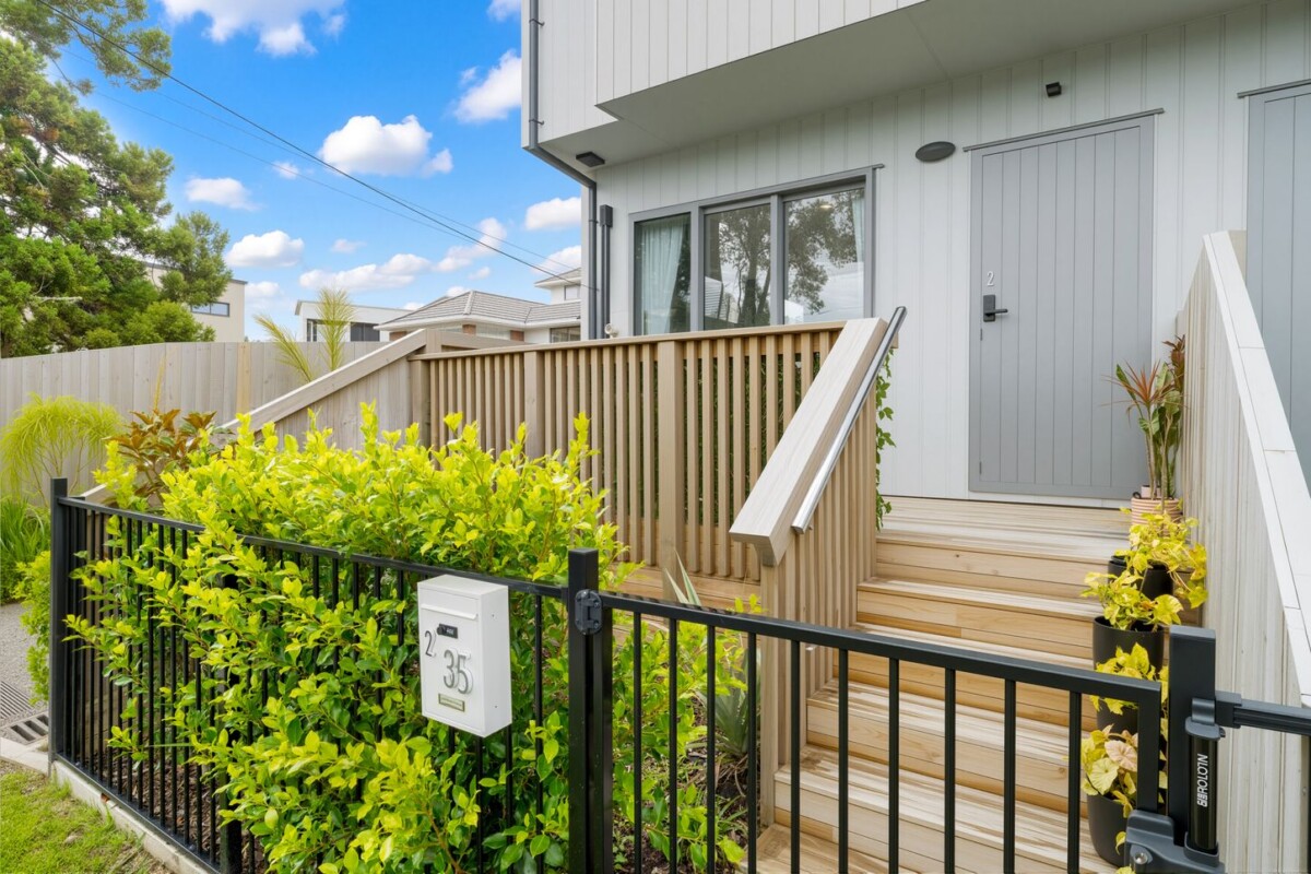 Owner Relocating for Work – This Must Be Sold, freehold 2 beds 1.5 baths home with car park, Moments from local parks, shops, cafes, and peninsula walkway, 2/35 Renata Crescent, Te Atatu Peninsula, Auckland