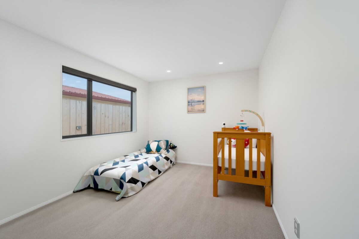 206m2 4 beds 3.5 baths house on 372m2 section, close to schools, shops, 22A Rathgar Road, Henderson, Auckland