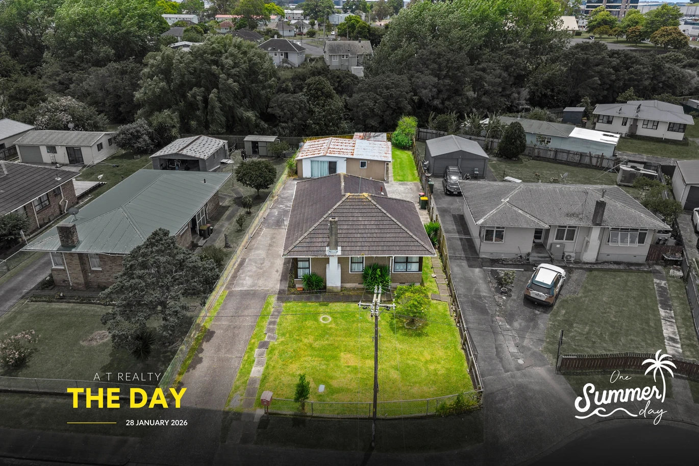 3 beds house on 690m2 section, a garage with utility rooms, close to schools, shopping centres, motorway access, 10 Stainton Place , Otara, Auckland