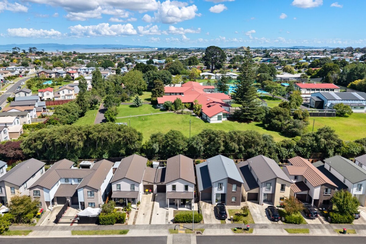 Owners relocating, the sale must be swift, 153m2 affordable 4 beds 1.5 baths house with garage on 256m2 section, 14 Taiaapure Street, Weymouth, Auckland