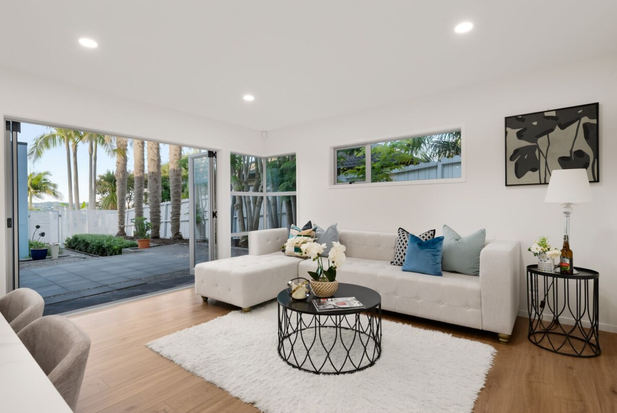 Family Circumstances Changed – Must Be Sold, 195m2 4 beds house on 547m2 section, move-in ready, close to schools, shops, 8 Roy Maloney Drive, Henderson, Auckland