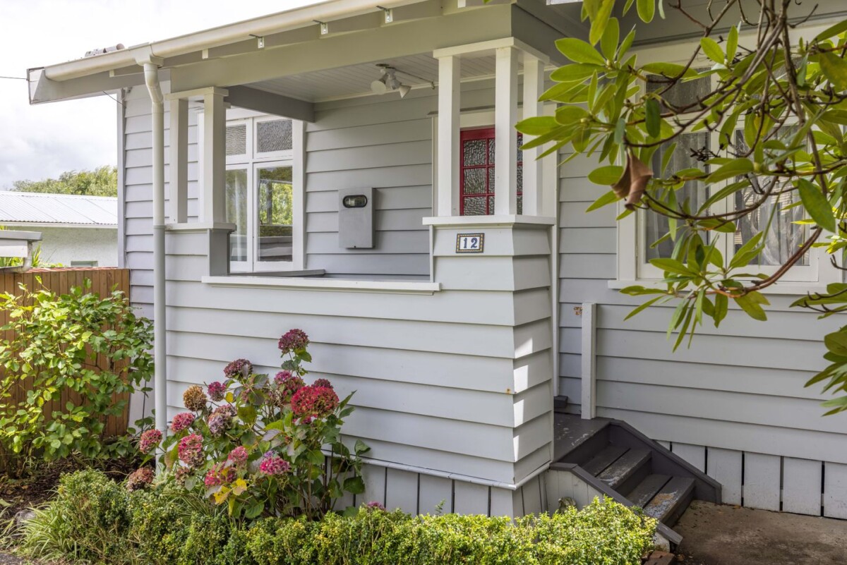 3 beds house on 766m2 section and on Two Titles, THAB Zoning, zoned for: Avondale Primary School, Avondale Intermediate, Avondale College, 12 Ahiriri Avenue, Avondale, Auckland