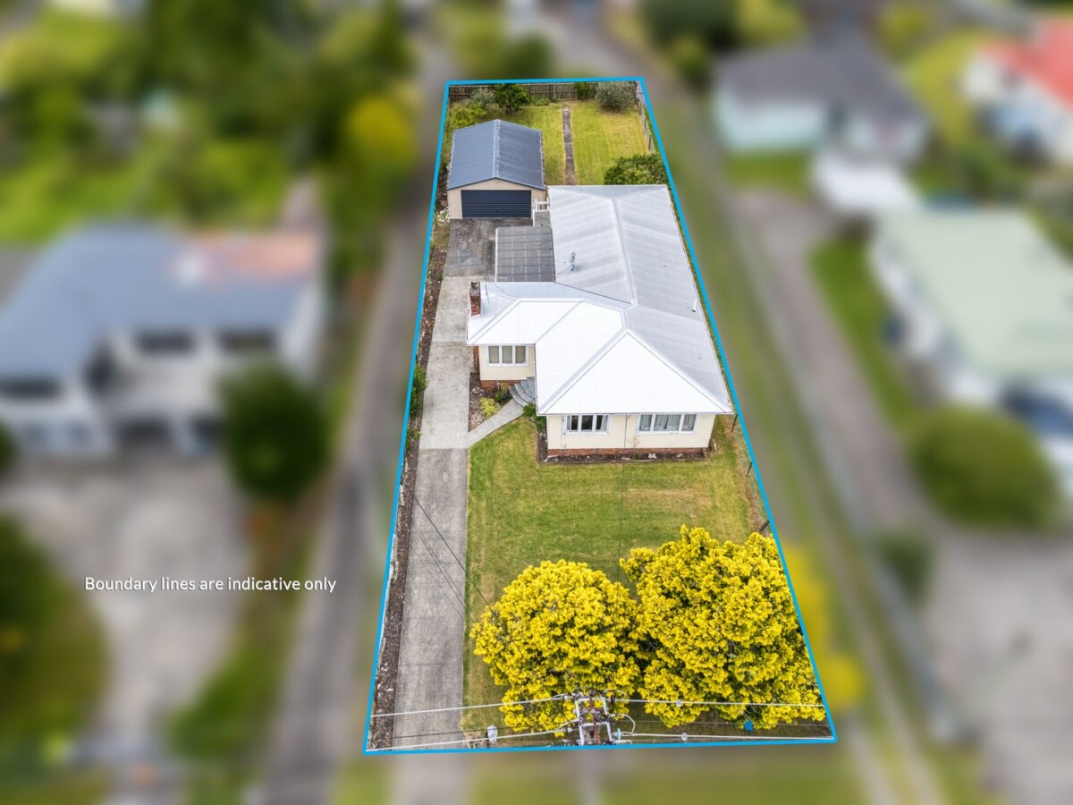 Once in 35 years, 4 beds house on 809m2 section, close to local schools, shops, public transport, live or develop, 131 Rathgar Road, Henderson, Auckland