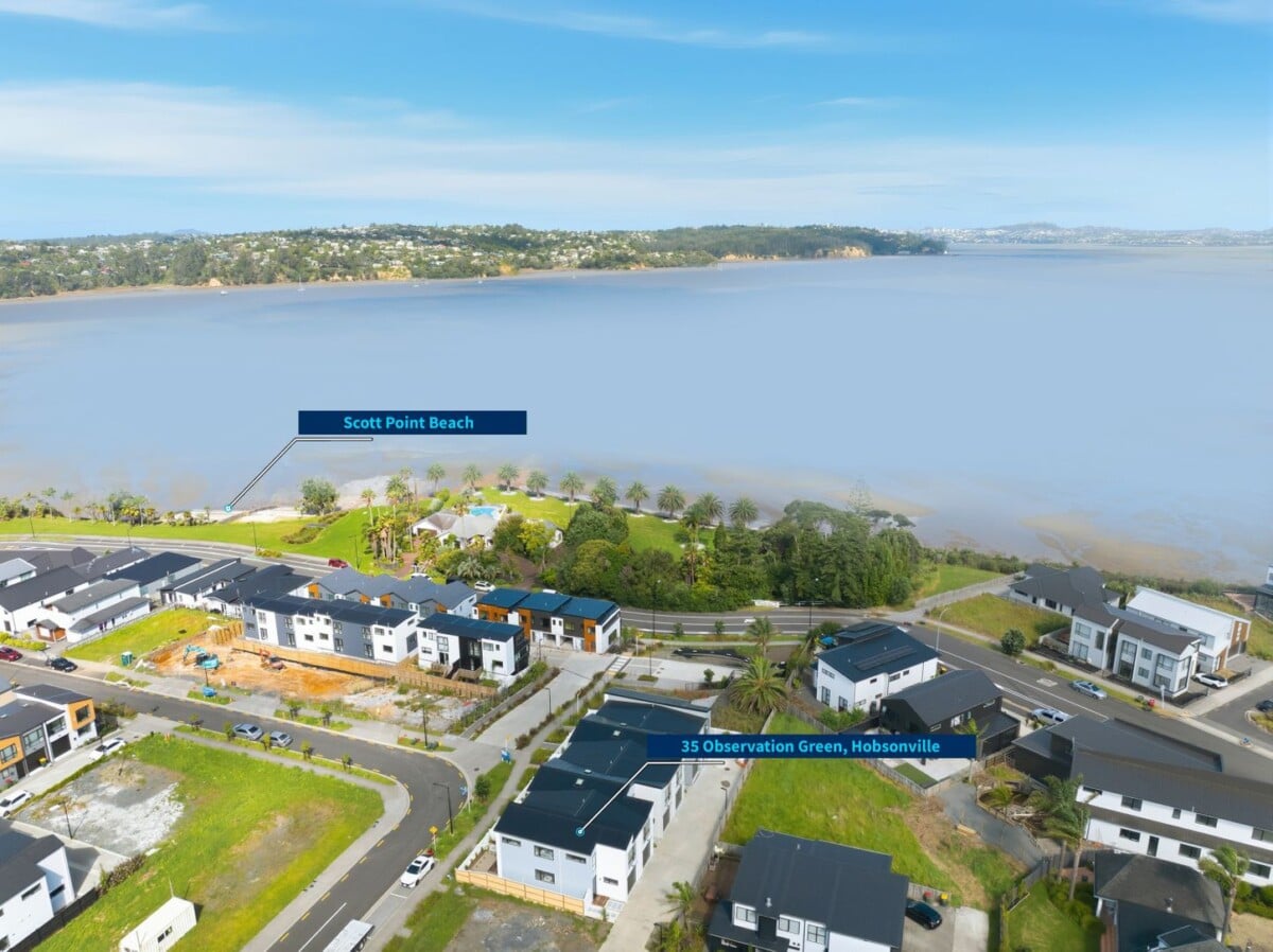 132m2 Beach Side 3 beds + a big study room or 4th room 2.5 baths home with garage on 121m2 section, close to schools, supermarket, motorway access, 35 Observation Green, Hobsonville, Auckland