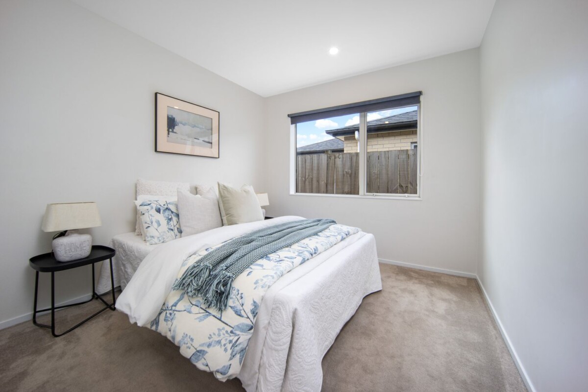Vendor Ready to Cash Out, brick and tile 3 beds house on 224m2 section, close to schools, shops, town centre, 61B Settlement Road, Papakura, Auckland