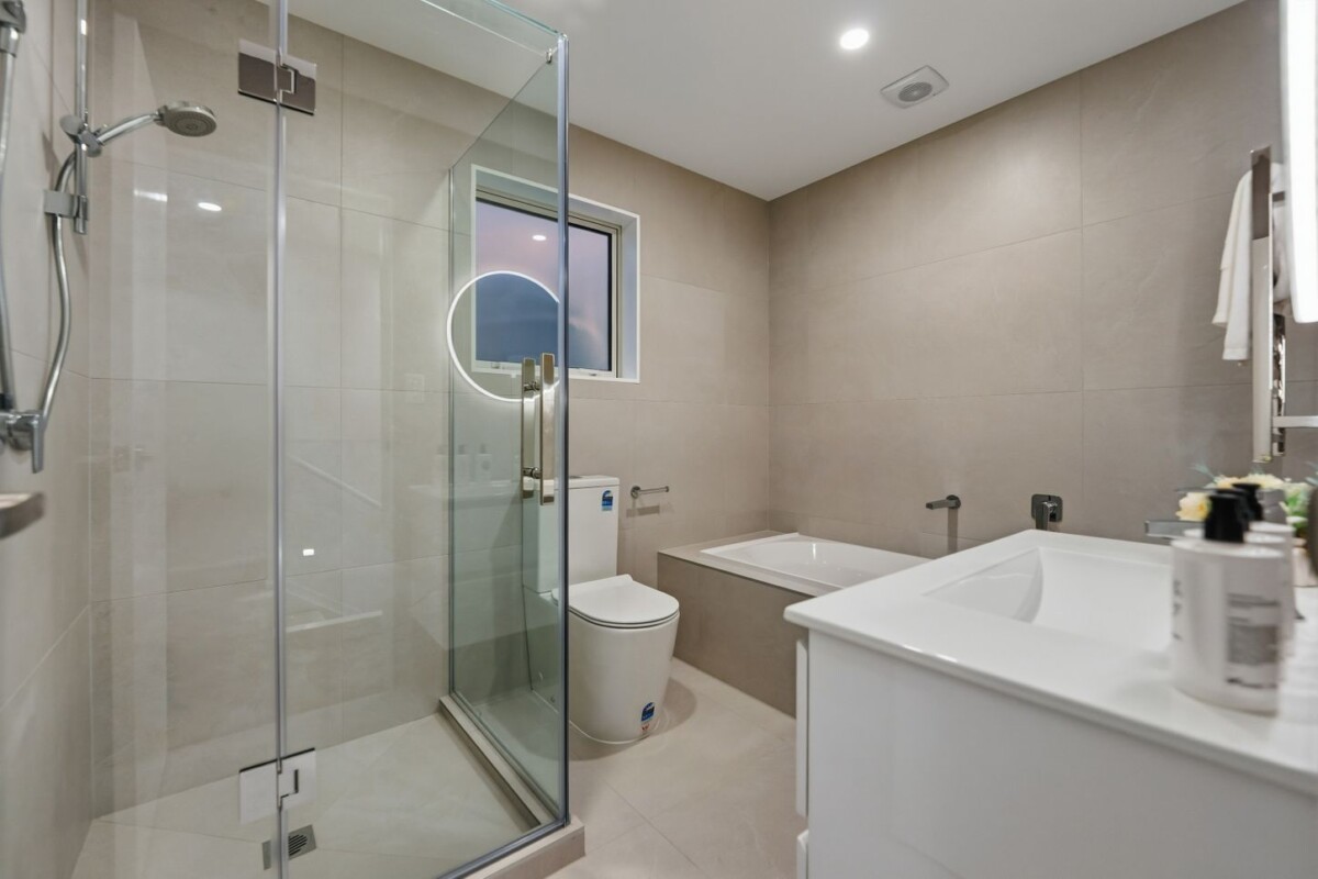 10-Year Master Build Guarantee, 159m2 brandnew standalone 4 beds 2.5 baths house with garage, move-in ready, 6A Kaimai Avenue, Massey, Auckland
