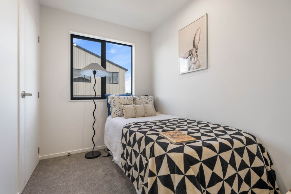Around early $700k, 10-Year Master Build Guarantee, brandnew 3 beds 2.5 baths home with car park, walks to schools, LynnMall Shopping Centre, , 7/16 Binsted Road, New Lynn, Auckland