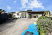 Owner Ready to Welcome the Next Chapter renovated 4 beds house, 0.5 km to Rosehill Intermediate, 0.7 km to Rosehill College, 1.3 km to Mangapikopiko School, 2/455 Great South Road, Opaheke, Auckland