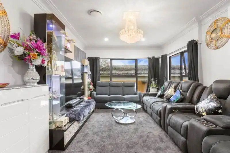 Brick 2 beds home with garage in Papatoetoe’s prestigious Golden Circle, 2/21 Glen Avenue, Papatoetoe, Auckland