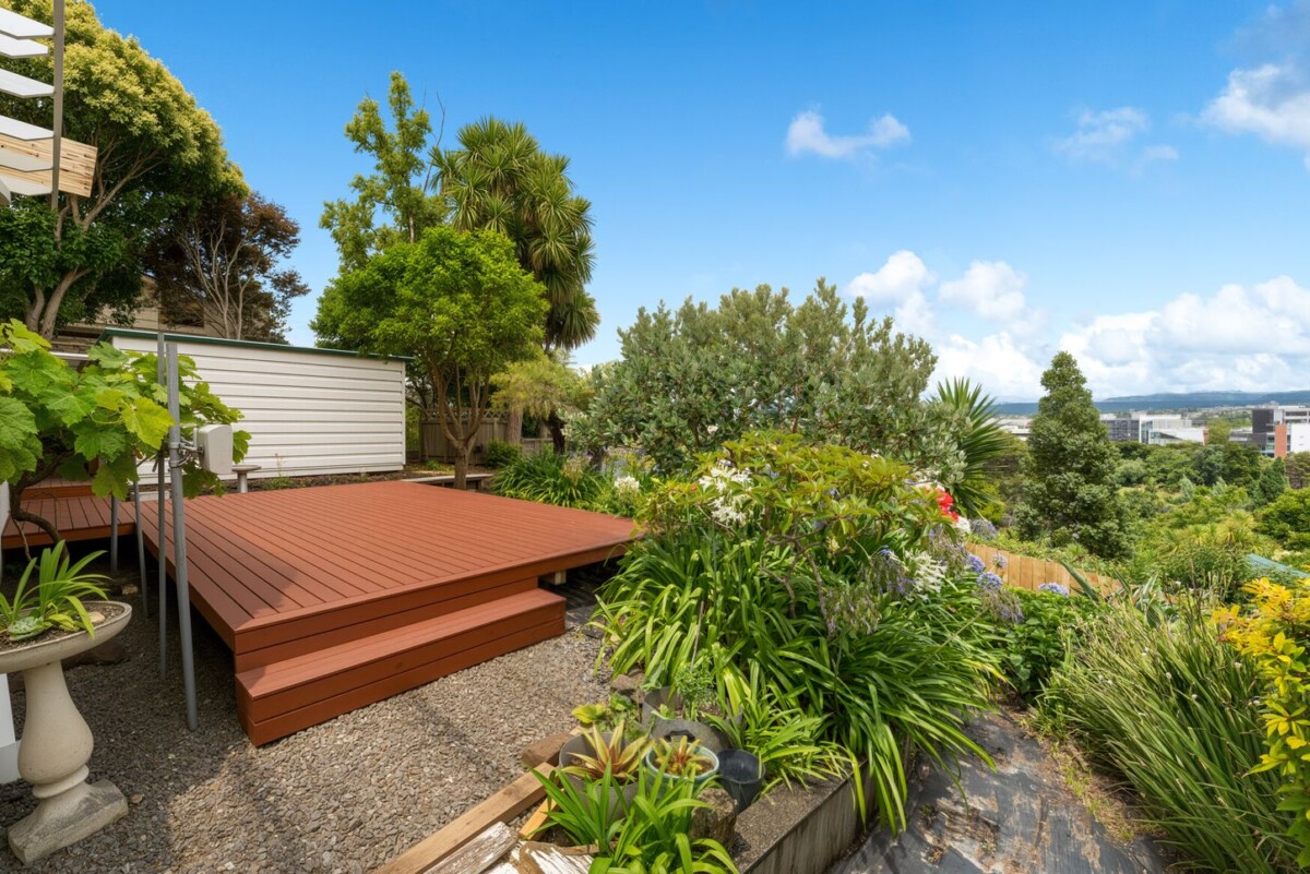 190m2 spacious 4 beds 2 baths house on 546m2 section, minutes from schools, PaknSave, WestCity Mall, 35D Edmonton Road, Henderson, Auckland