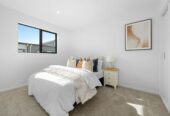Mt Roskill Grammar school zone, 10-Year Master Builders Guarantee, 134m2 brandnew 3 beds 2.5 bath home, Private backyard with lawn and deck, close to schools, shops, park, with garage on 131m2 section, 1/728 Richardson Road, Hillsborough, Auckland