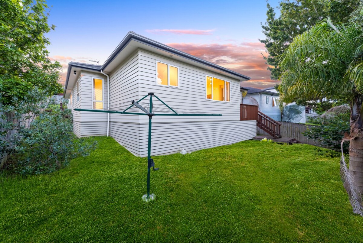 Australian-based Owner Instructs Sale, 211m2 4 beds 2 baths house on 620m2 section, close to schools, parks, transport links, and essential amenities, 119 Babich Road North, Ranui, Auckland
