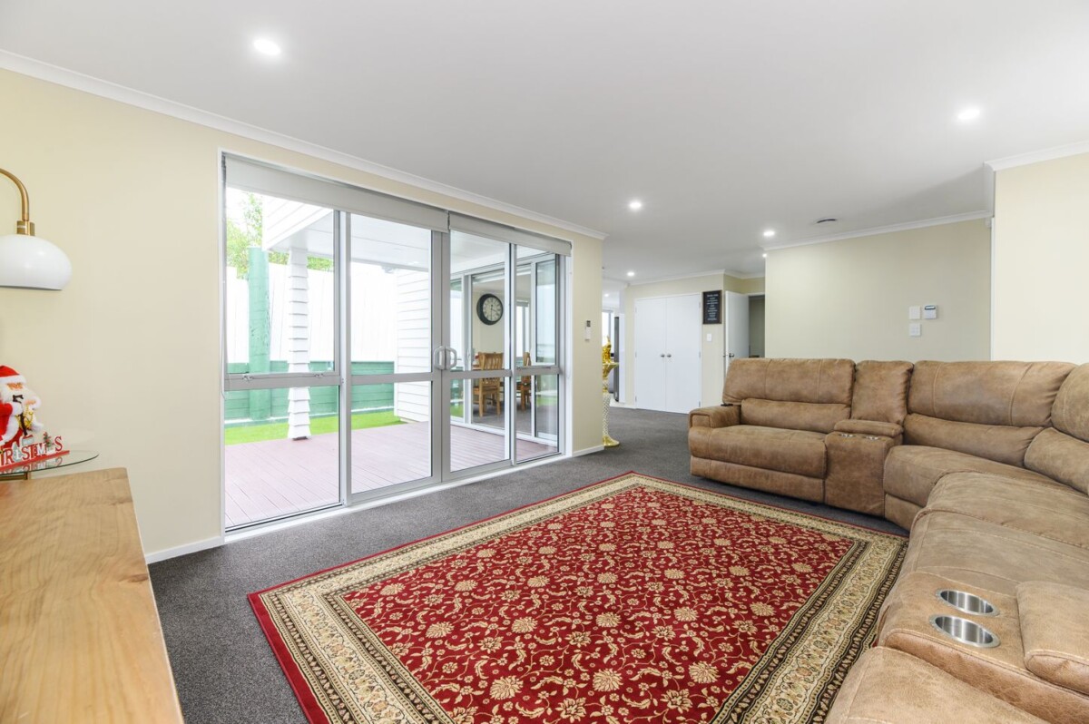 Owners Committed to Their Next Chapter, 148m2 3 beds 2.5 bath home with garage on 173m2 section, close to schools, shopping centres, train station, 20D Kelwyn Road, Kelston, Auckland