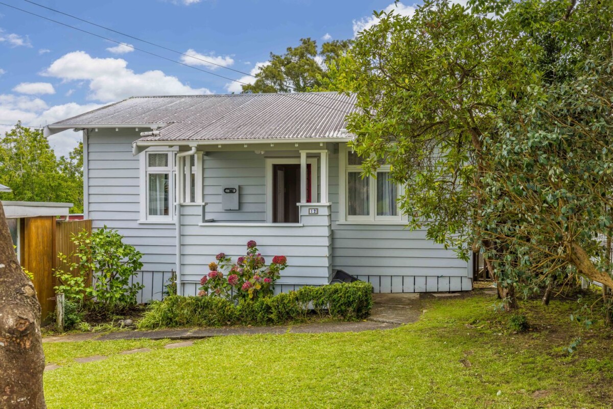 3 beds house on 766m2 section and on Two Titles, THAB Zoning, zoned for: Avondale Primary School, Avondale Intermediate, Avondale College, 12 Ahiriri Avenue, Avondale, Auckland