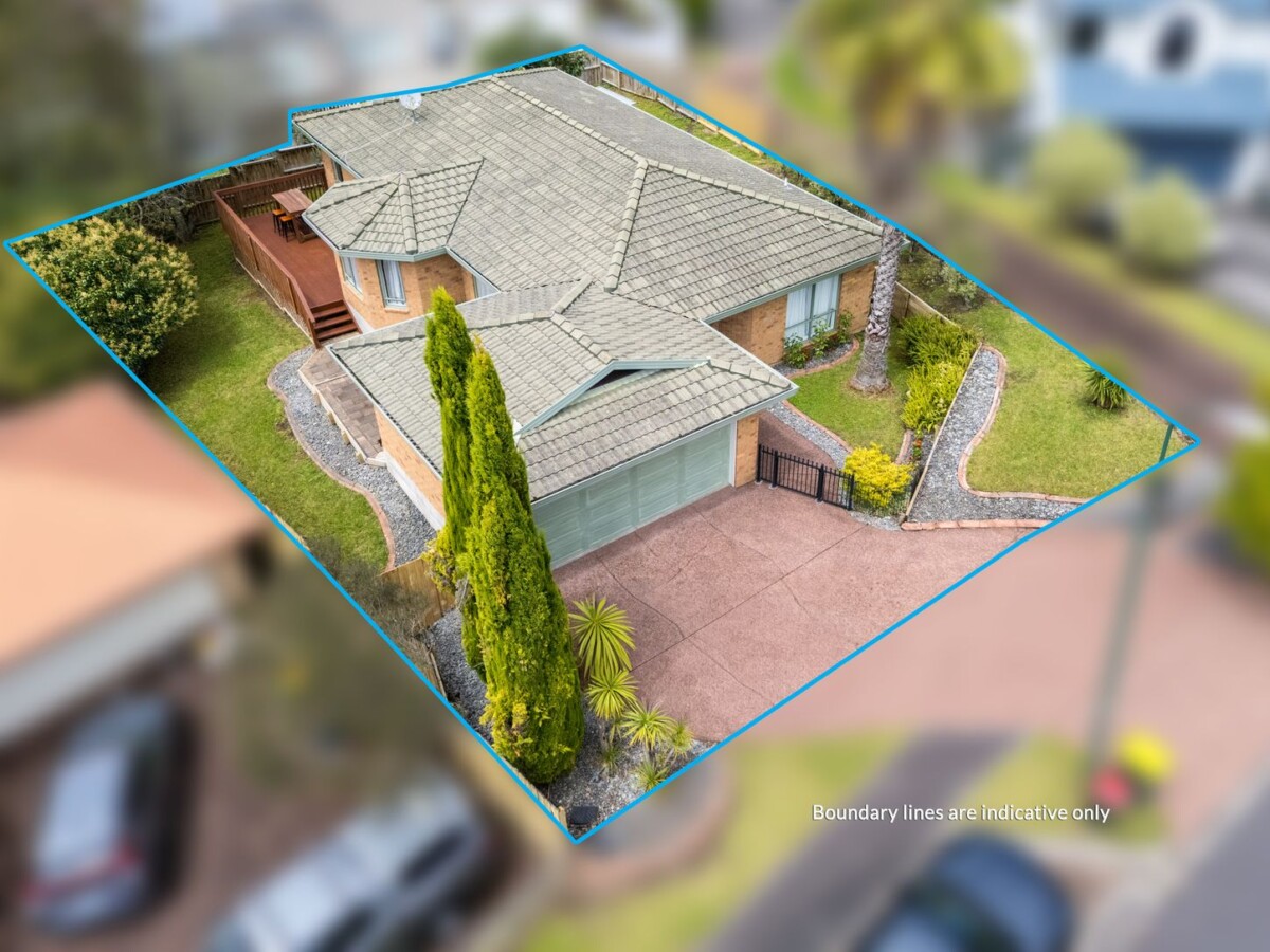 First time on the market in 26 years, 167m2 brick and tile 4 beds + study room 2 baths house on 561m2 section, West Heights School zone, 4 San Pablo Way, Henderson, Auckland