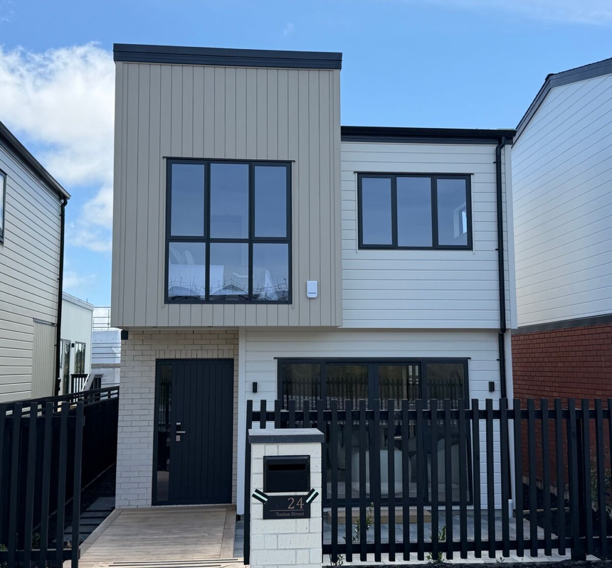 10-Year Halo Building Warranty, 193m2 brandnew standalone 4 beds 3.5 baths houseon 216 m2 section, with 2 ensuites and garage, near Westgate Mall, 24 Toetoe Street, Westgate, , Auckland