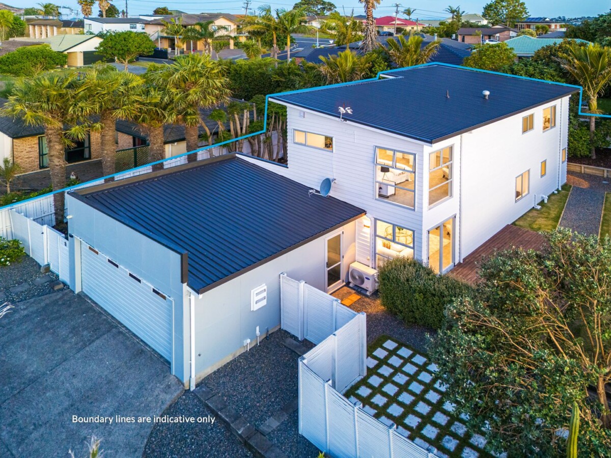 Family Circumstances Changed – Must Be Sold, 195m2 4 beds house on 547m2 section, move-in ready, close to schools, shops, 8 Roy Maloney Drive, Henderson, Auckland