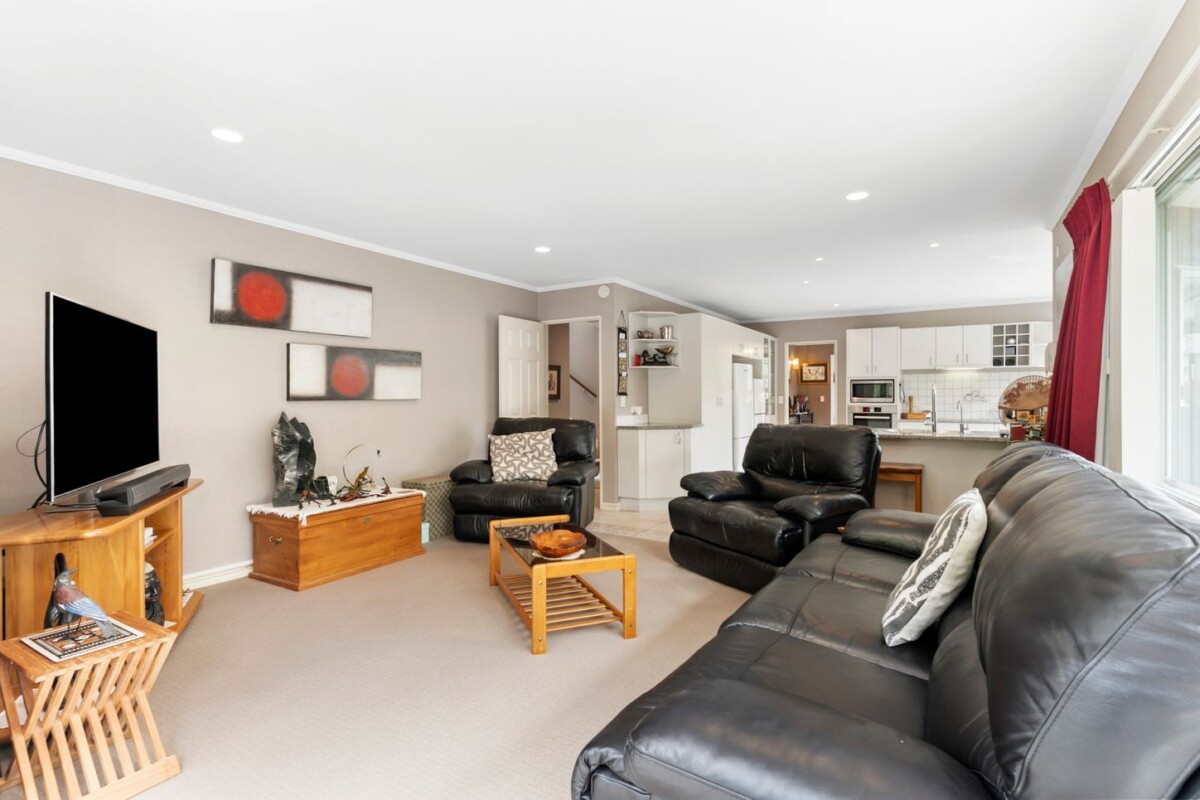 Once in 24 years, 270m2 5 beds house on 725m2 section, close to schools, shopping centres, parks, reversers, 29 Bronte Place, Somerville, Auckland