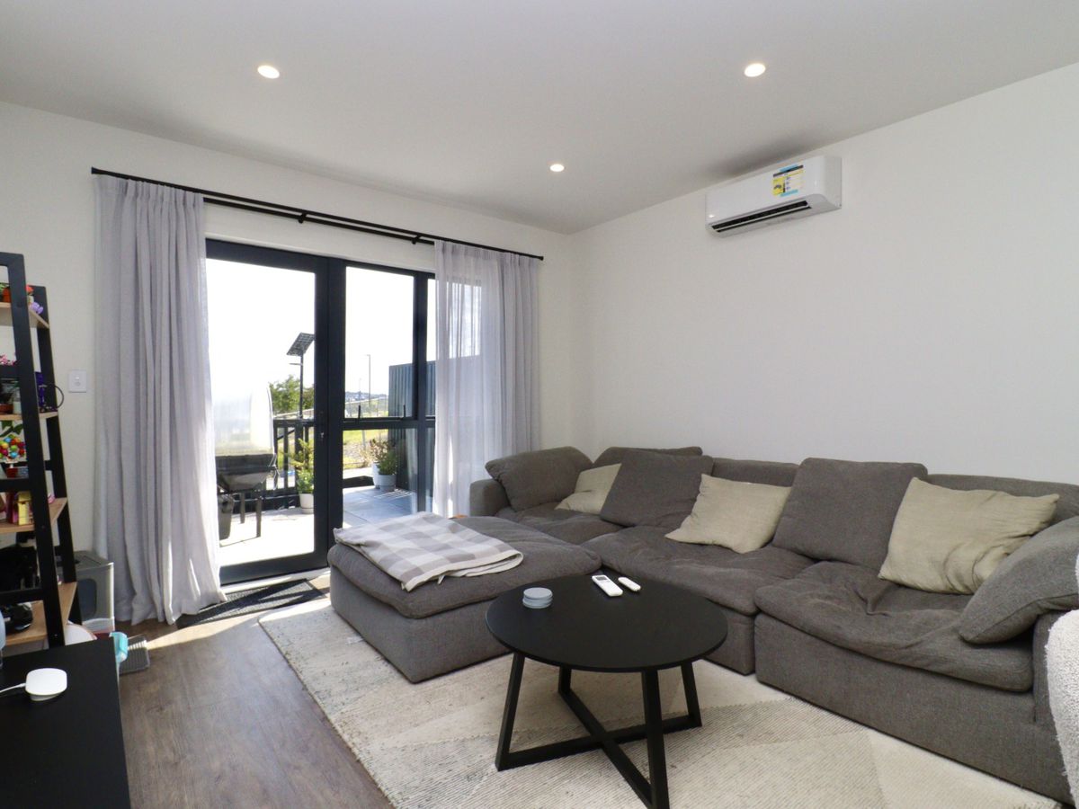 For rent, 3 beds 2 baths Townhouse at Flatbush, Available from 02/02/2026, 34 Salvia Lane, Totara Park, Auckland