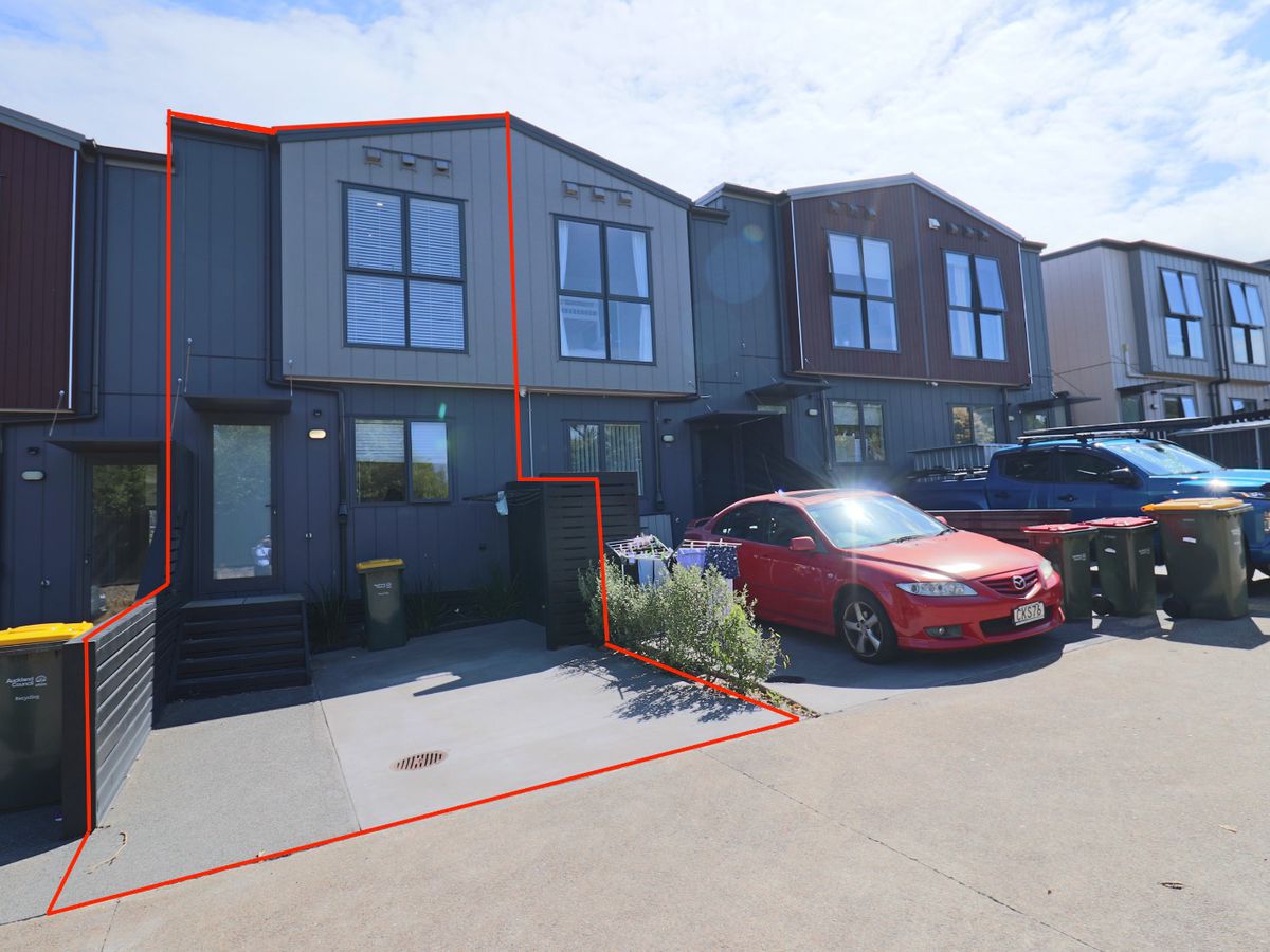 For rent, 3 beds 2 baths Townhouse at Flatbush, Available from 02/02/2026, 34 Salvia Lane, Totara Park, Auckland