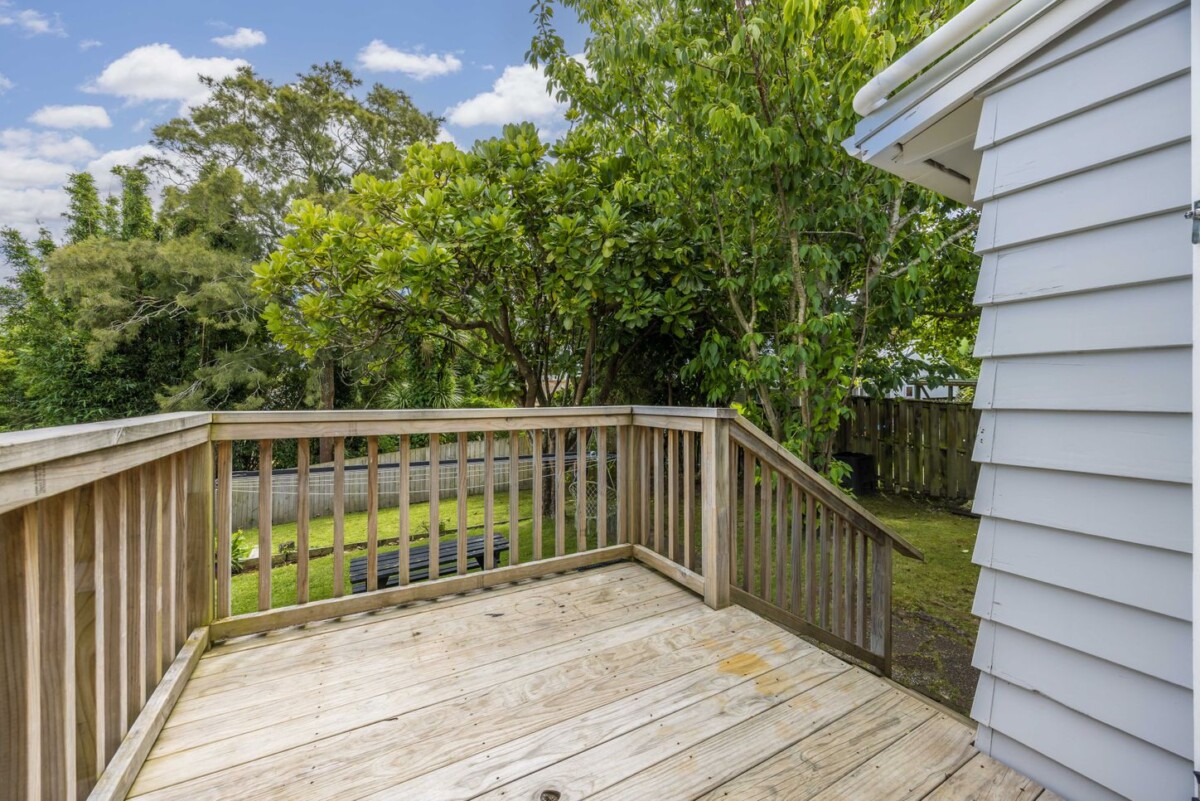 3 beds house on 766m2 section and on Two Titles, THAB Zoning, zoned for: Avondale Primary School, Avondale Intermediate, Avondale College, 12 Ahiriri Avenue, Avondale, Auckland