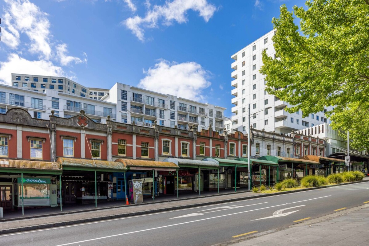 Leasehold 2 beds 1 bath 1 car park apartment, Rental Income: $640/week = $33,280/annum, Ground Rent: $13,946.52, Operating Expenses: $5,711.76, Rates: $1,851.38, NET INCOME: $11,707.34, 3A/58 Liverpool Street, Auckland Central, Auckland