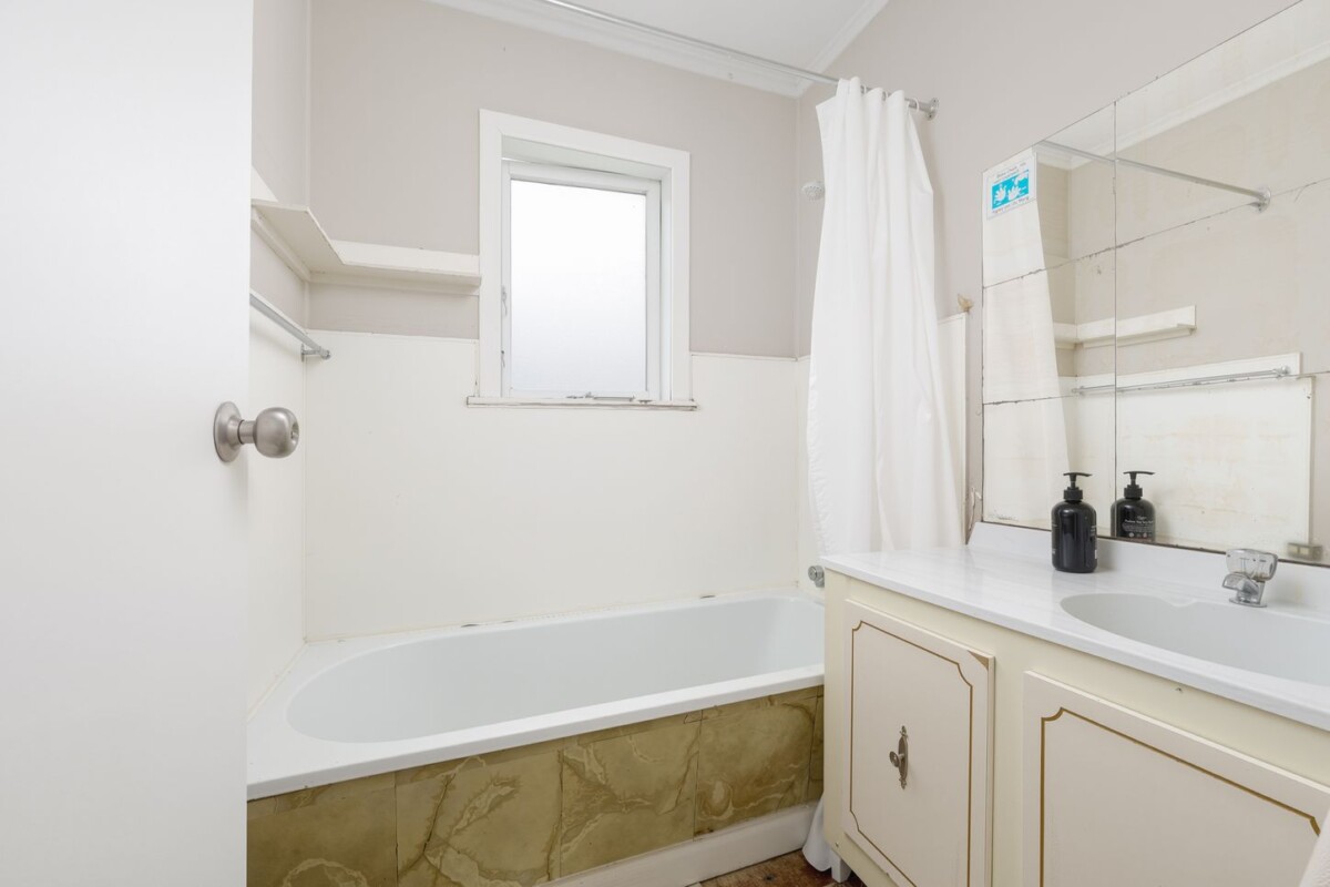 Once in 35 years, 4 beds house on 809m2 section, close to local schools, shops, public transport, live or develop, 131 Rathgar Road, Henderson, Auckland