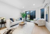 Mt Roskill Grammar school zone, 10-Year Master Builders Guarantee, 134m2 brandnew 3 beds 2.5 bath home, Private backyard with lawn and deck, close to schools, shops, park, with garage on 131m2 section, 1/728 Richardson Road, Hillsborough, Auckland