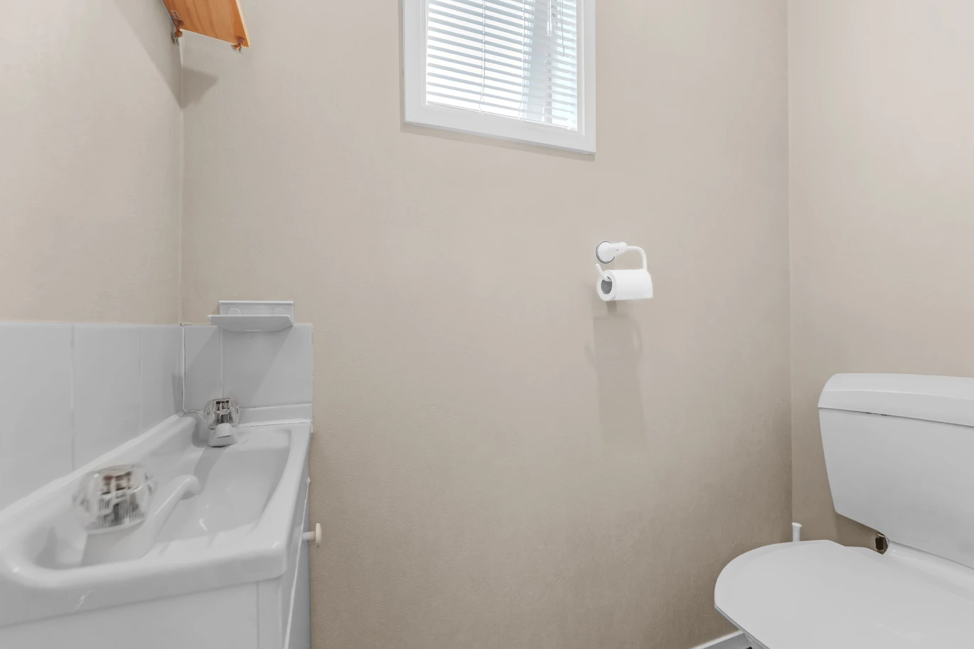 Brick and tile 3 beds 3 baths home, Plus – a self-contained area with its own entrance, featuring a sitting room, study, bathroom, Rumpus, 1/59 Glenmore Road, Sunnyhills, Auckland