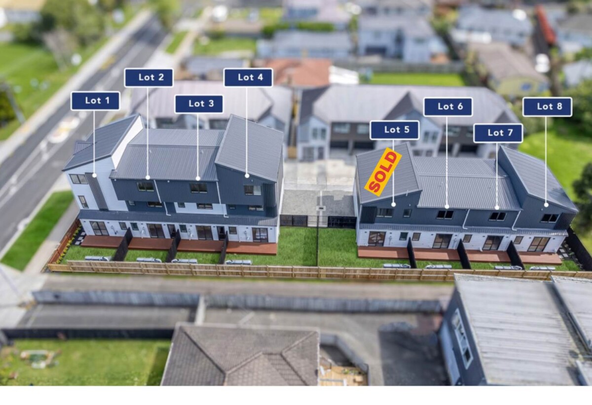 10 years standard building warranty, Last 2-bdrm Lot Available , Lot 7, 25 Taikata Road, Te Atatu Peninsula, Auckland