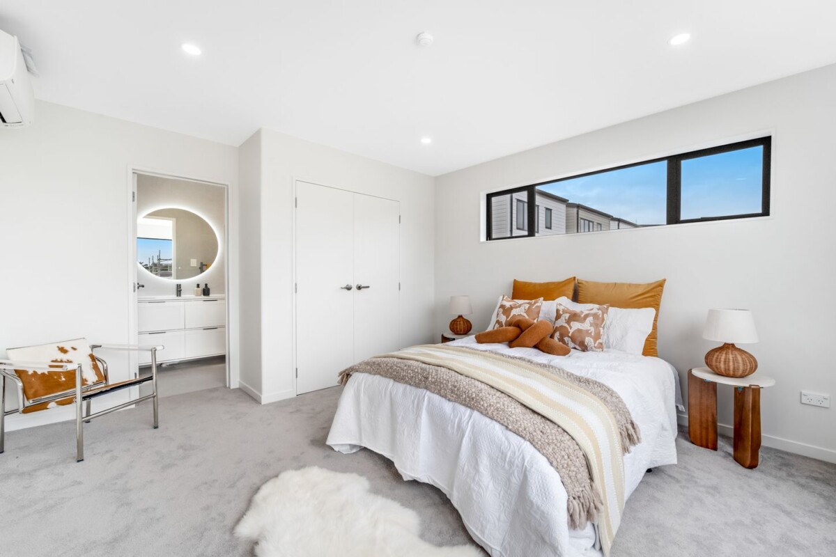 10-Year Halo Building Warranty, 193m2 brandnew standalone 4 beds 3.5 baths houseon 216 m2 section, with 2 ensuites and garage, near Westgate Mall, 24 Toetoe Street, Westgate, , Auckland
