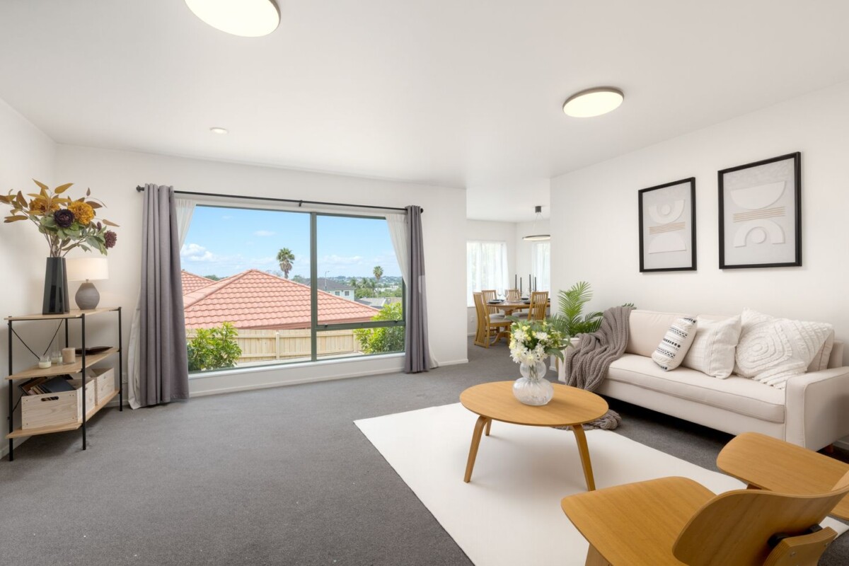 First time on the market in 26 years, 167m2 brick and tile 4 beds + study room 2 baths house on 561m2 section, West Heights School zone, 4 San Pablo Way, Henderson, Auckland