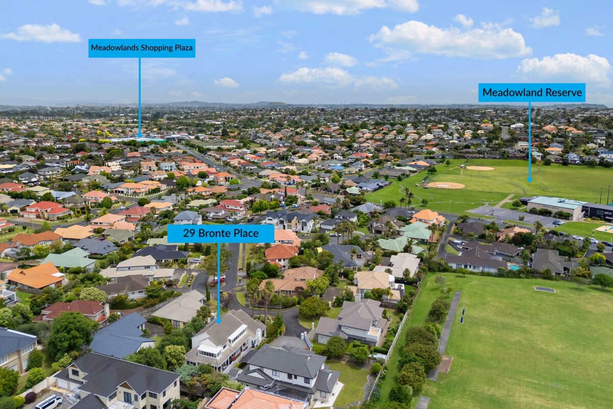 Once in 24 years, 270m2 5 beds house on 725m2 section, close to schools, shopping centres, parks, reversers, 29 Bronte Place, Somerville, Auckland