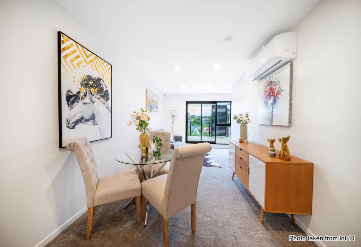Brandnew 2 beds + 1 flexi room 1.5 baths home with garage, Walk to Woolworths, Pak’nSave, and the bus stop, 0.5 km to Howick Primary School, 0.7 km to Howick Intermediate, 0.8 km to Pakuranga College, 2/630 Pakuranga Road, Howick, Auckland