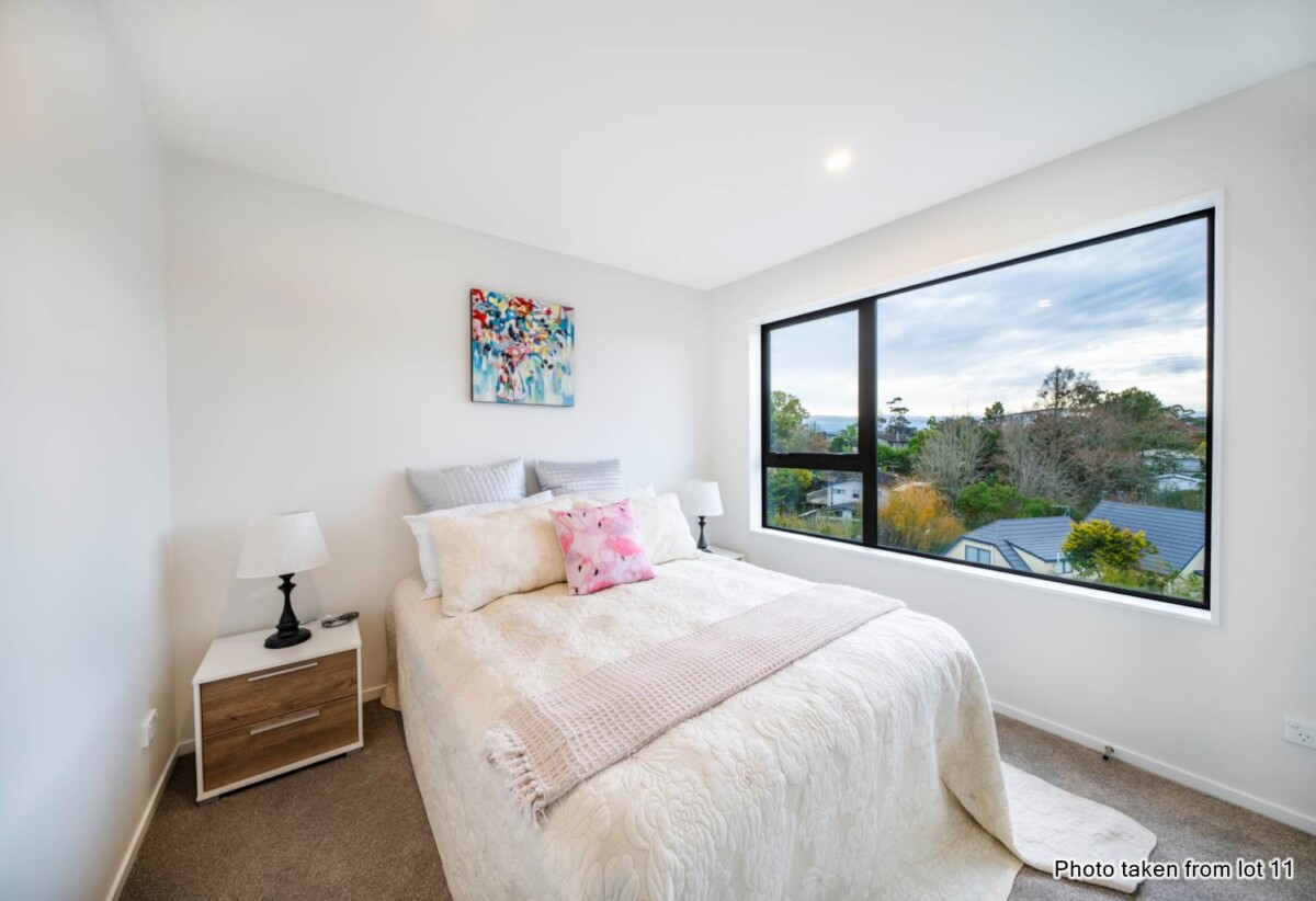 Brandnew 2 beds + 1 flexi room 2.5 baths home with garage, Walk to Woolworths, Pak’nSave, and the bus stop, 0.5 km to Howick Primary School, 0.7 km to Howick Intermediate, 0.8 km to Pakuranga College, 6/630 Pakuranga Road, Howick, Auckland