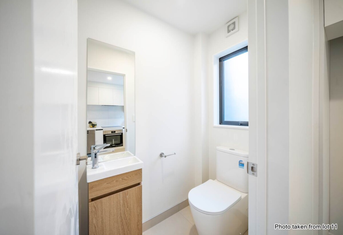 Brandnew 2 beds + 1 flexi room 2.5 baths home with garage, Walk to Woolworths, Pak’nSave, and the bus stop, 0.5 km to Howick Primary School, 0.7 km to Howick Intermediate, 0.8 km to Pakuranga College, 7/630 Pakuranga Road, Howick, Auckland