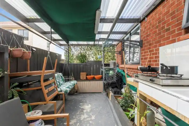 Brick 2 beds home with garage in Papatoetoe’s prestigious Golden Circle, 2/21 Glen Avenue, Papatoetoe, Auckland