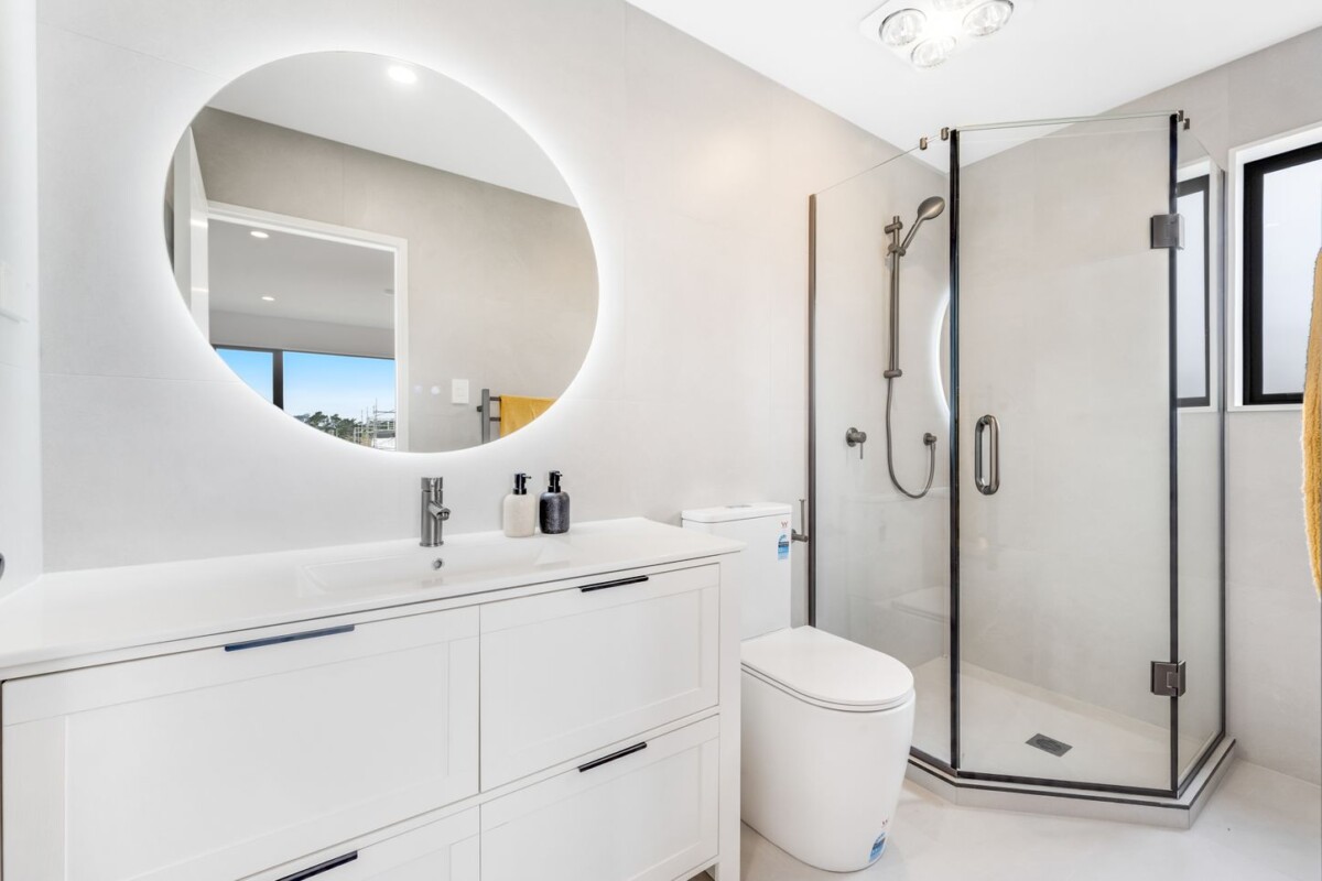 10-Year Halo Building Warranty, 193m2 brandnew standalone 4 beds 3.5 baths houseon 216 m2 section, with 2 ensuites and garage, near Westgate Mall, 24 Toetoe Street, Westgate, , Auckland